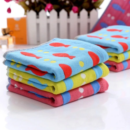 The manufacturer supplies three-layer rabbit-head strawberry gauze jacquard bath towels, which are soft and comfortable, measuring 70*140CM The manufacturer supplies three-layer rabbit-head strawberry gauze jacquard bath towels, which are soft and comfortable, measuring 70*140CM